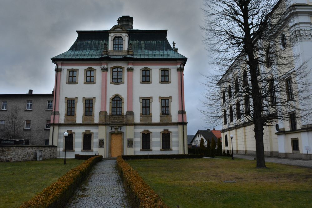 opatův dům v Krzeszówě