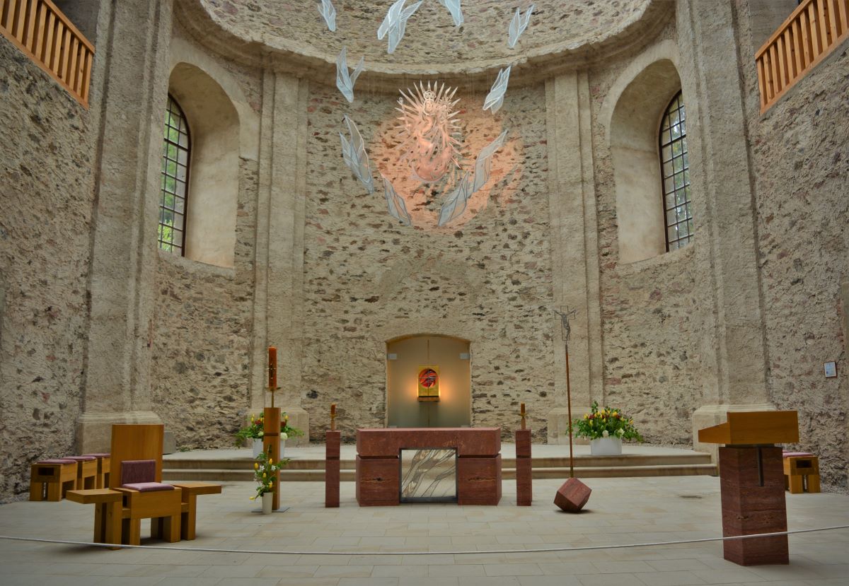 kostel Nanebevzetí Panny Marie v Neratově